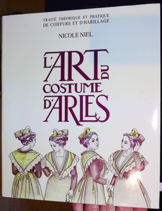 L Art Du Costume D Arles
